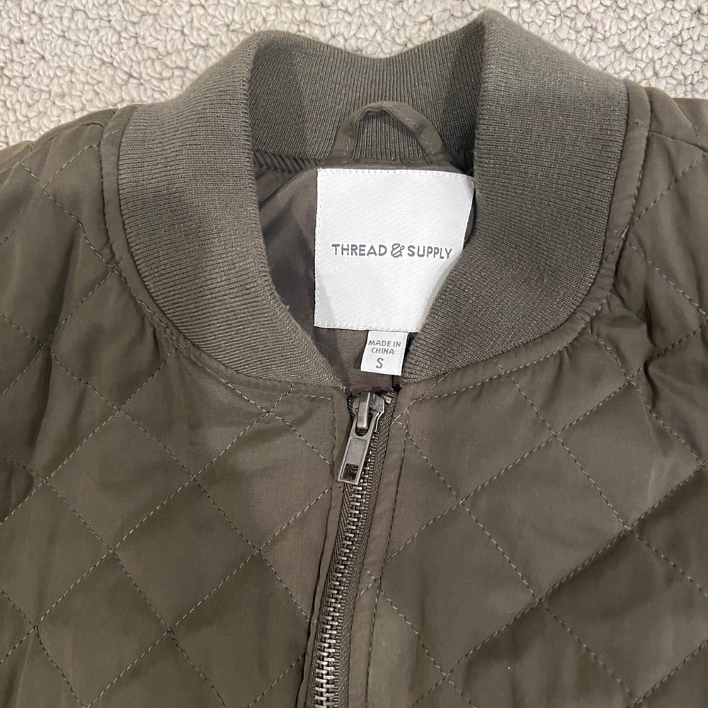 Thread & supply jacket - Picture 3 of 3
